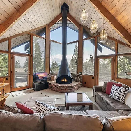 4Br Tahoe Retreat In Prime Location